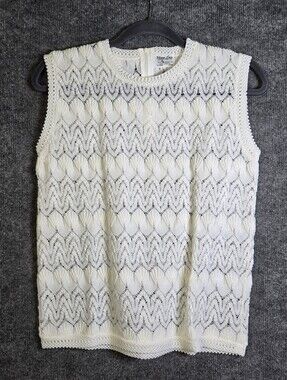 Vintage Vienna Lace Sweater Womens L White Crochet Shells Sleeveless Ethereal